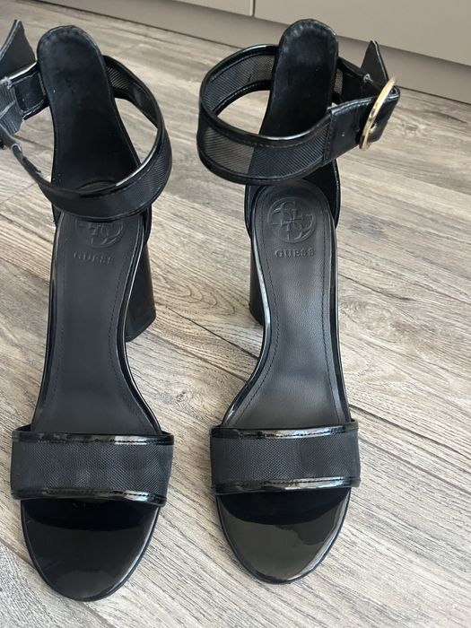 Черни сандали Guess