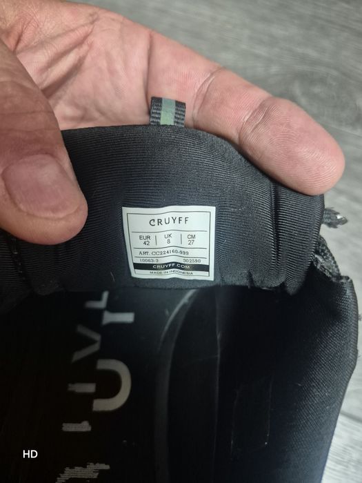 Маратонки CRUYFF номер 42 е топ състояние.Намалени.