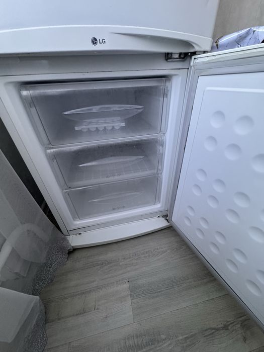 Холодильник Lg белый