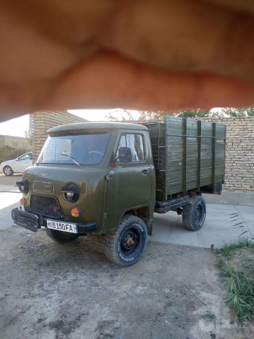 Uaz bortavoy sotiladi