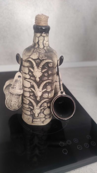 Сувенирно шише с чаши