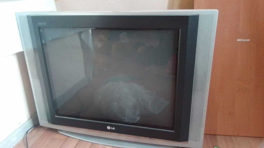 Телевизор БУ ТВ  в хорошем состоянии Антенна Пультимен