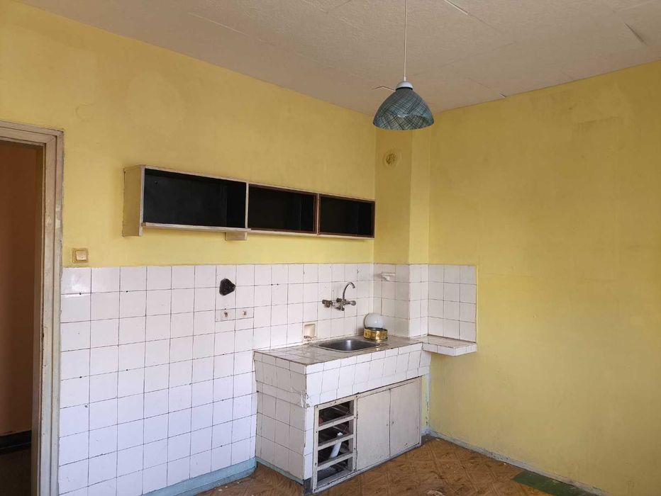 Продава се Двустаен апартамент в София, Център - 41 кв.м за 1830 €/кв.м - Снимка #2