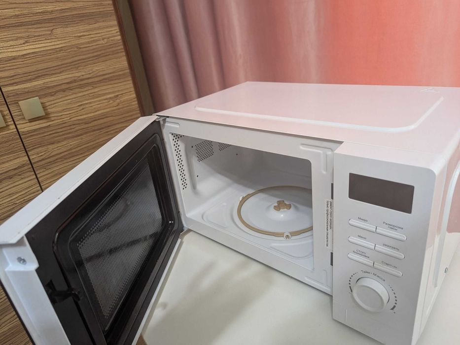 Продам микроволновую печь Avant