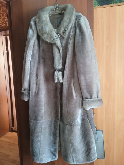 Мутоновая шуба в сером цвете