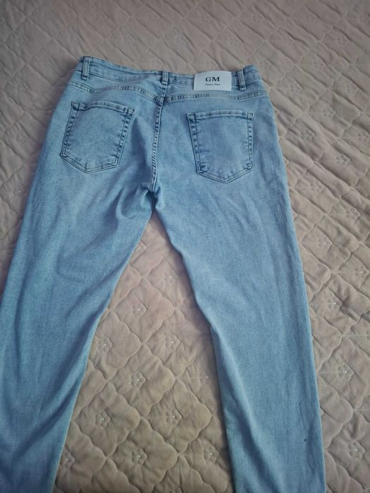 Blugi marimea w38