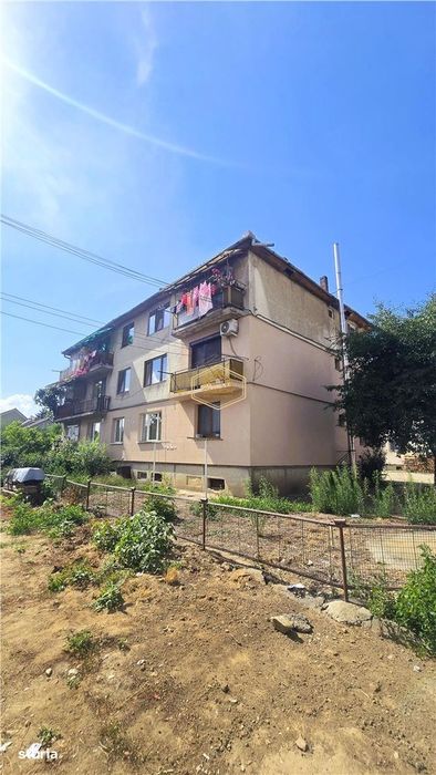 Etaj II | Apartament decomandat cu 2 camere in Livada