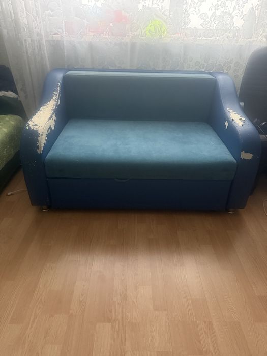 Диван-кровать даром