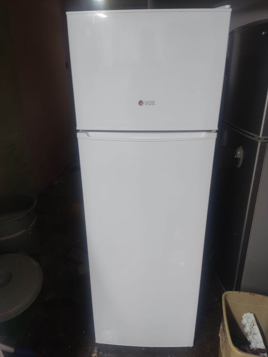 Хладилник VOX с камера