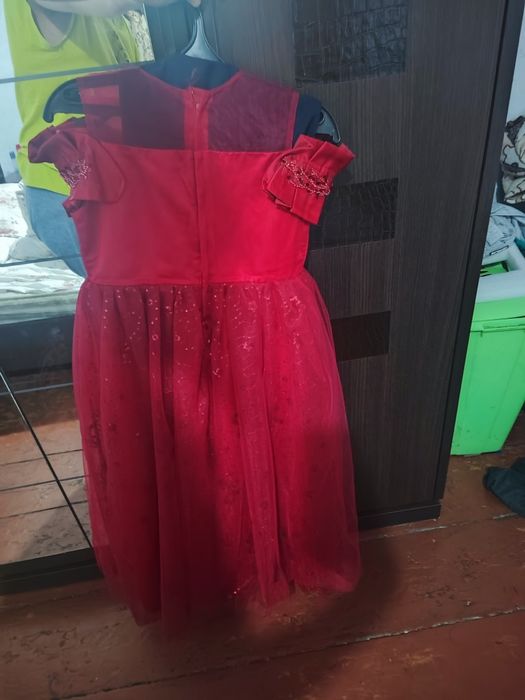 Продам платье на девочку