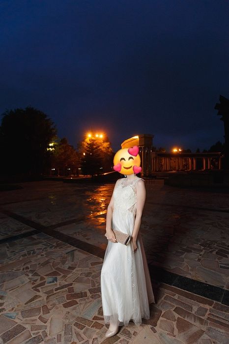 Длинное вечернее платье.