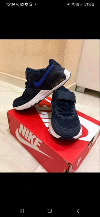 Маратонки и сандали найк и адидас