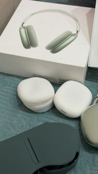 Продам air pods max