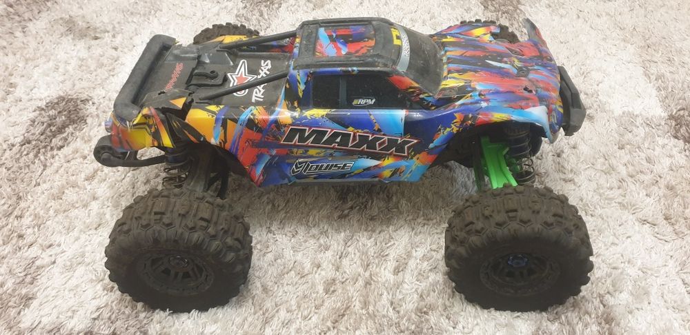 Traxxas maxx v2 4s цена до края на месеца