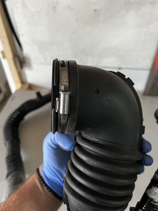 Furtun debitmetru furtun turbo bmw e90 e91 e92 e87 e81 x3 x1
