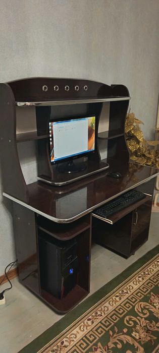 Настольный компьютер i3 с подставкой