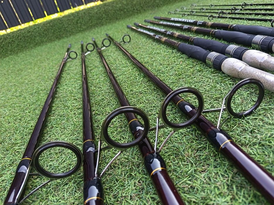 SET 4 Lansete Crap Diamant Alb 4.0Lbs din 3 Tronsoane NEW 2026 + 4 Mulinete Camo Pro 6000 9+1 rulmenți