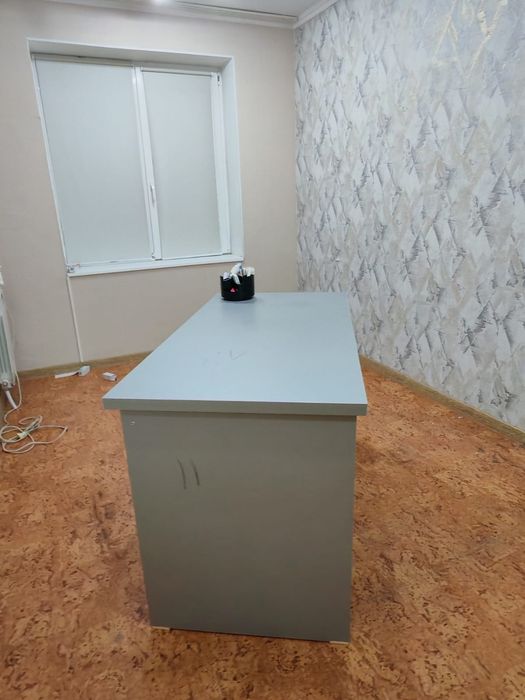 Продам шкаф,,столы, стулья.