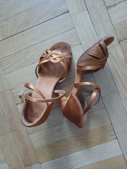 Токчета за латино,спортни танци