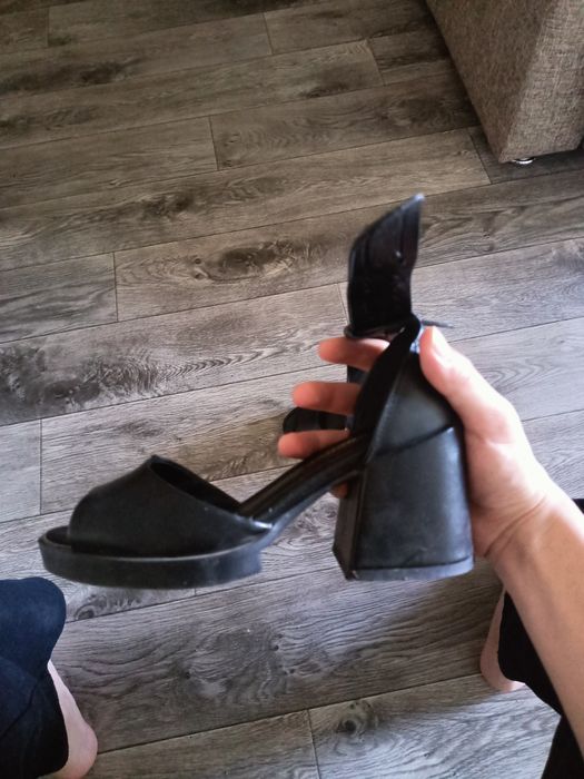 Босоножки черные кожзам