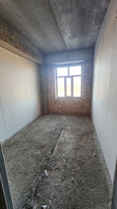 Kvartira sotiladi Yunusodda 2/4/4 53 m2 kadastri bor navastroyka