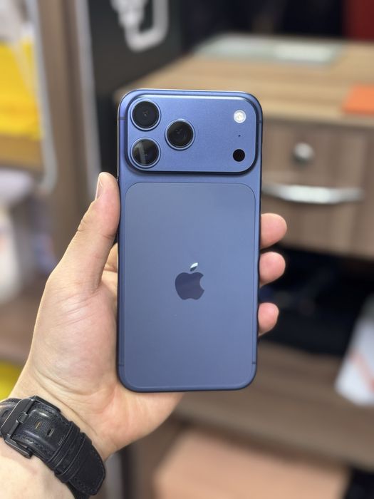 iPhone 17 Pro Max / 256Gb / EAC / как новый