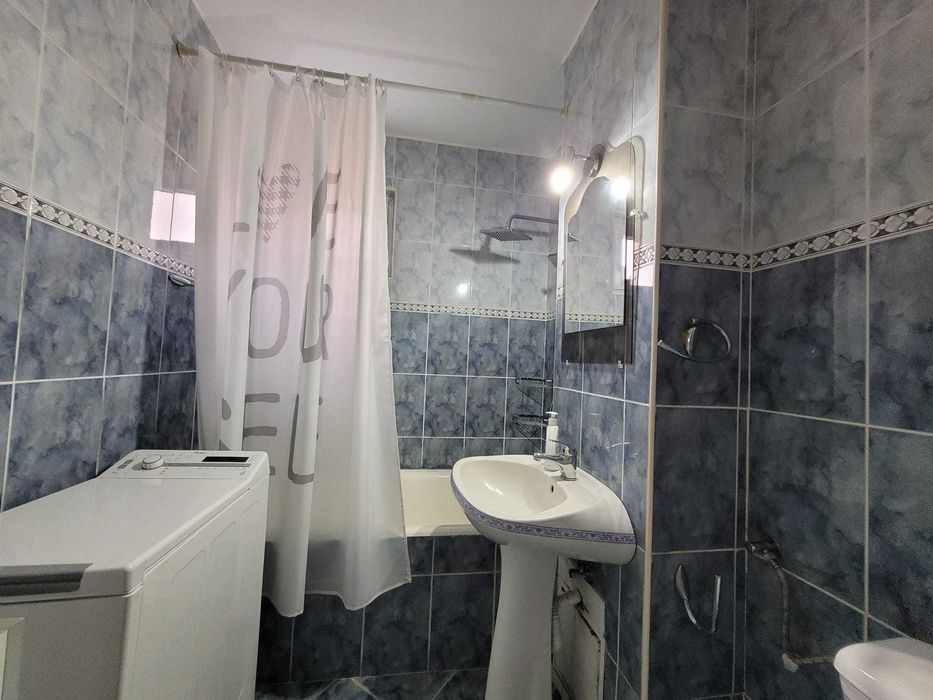 Vand apartament cu 2 camere, etaj 1 pe Bulevardul Pandurilor