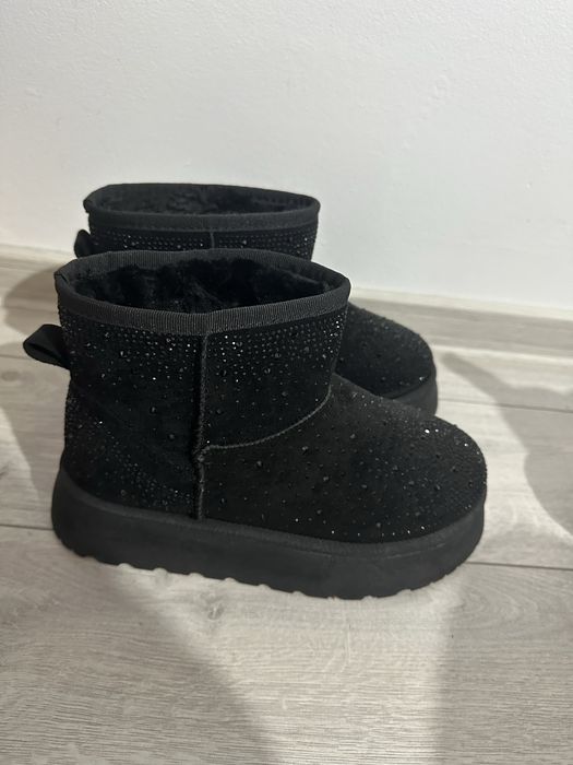 Ugg cu pietre masura 36