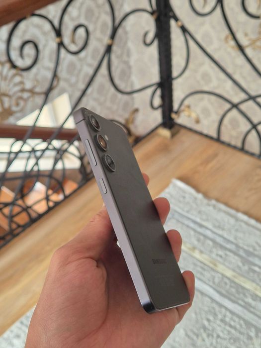 Продам Samsung S24 256 gb