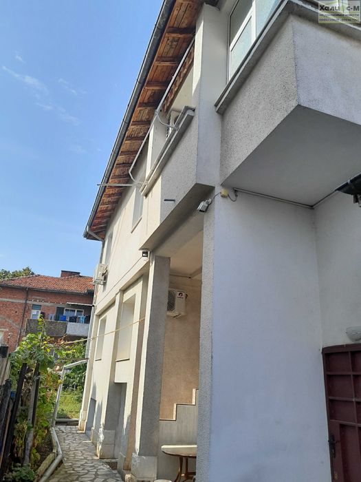 Продава се Къща в Монтана, Широк център - 240 кв.м за 678 €/кв.м - Снимка #2