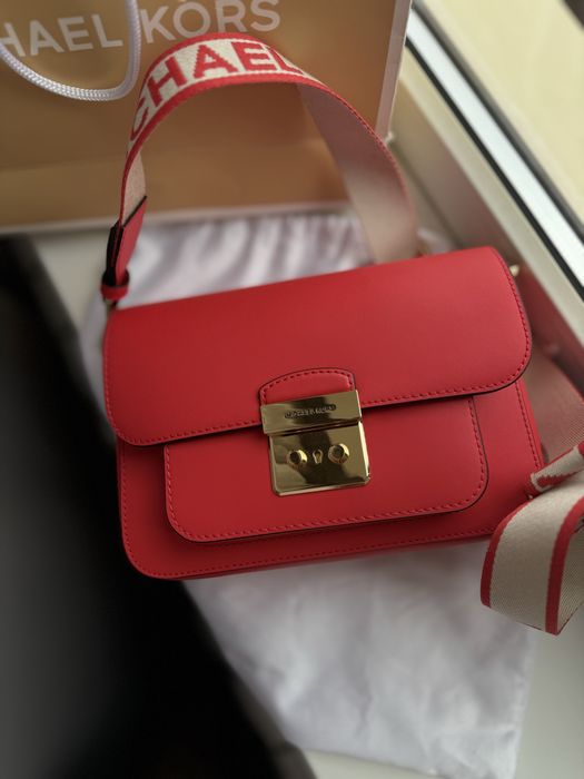 Продам новую сумку Мichael kors срочно