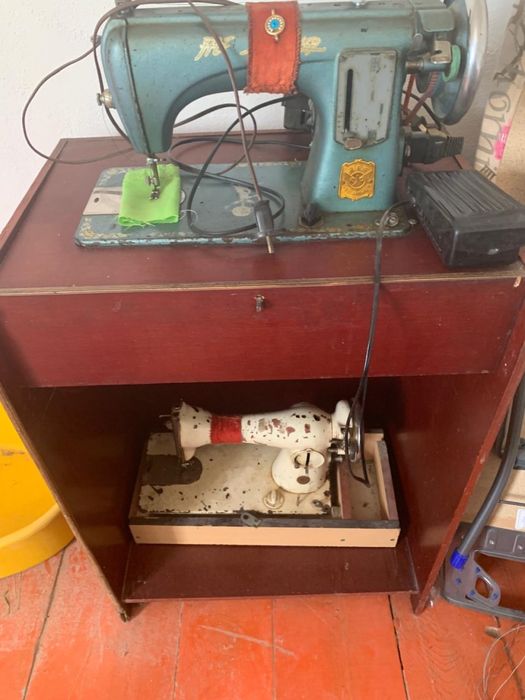 Швейная машина 2 шт за