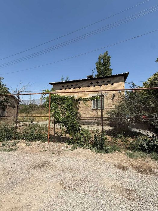 Dala hovli sotiladi 12.7 sotix