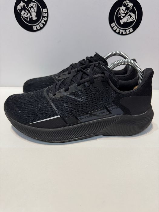 Маратонки NEW BALANCE .Номер 37.5