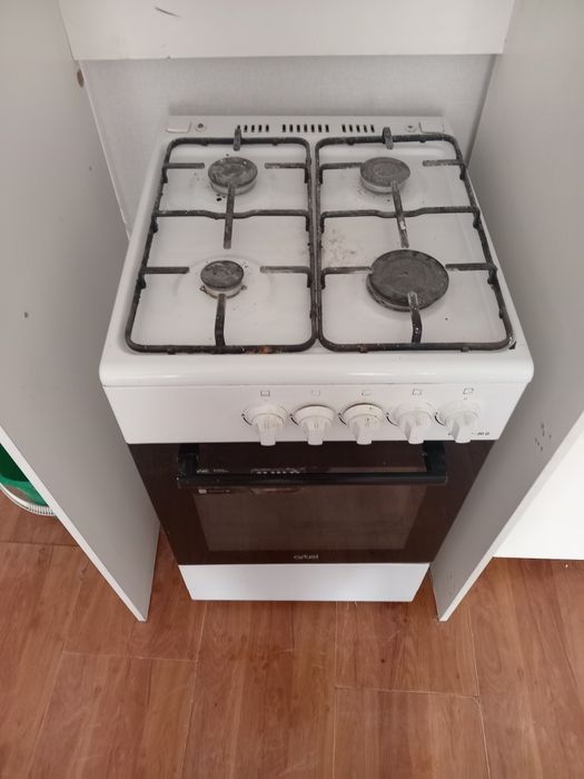 Продам газовую плиту