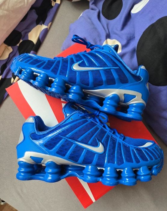 Adidasi nike shox