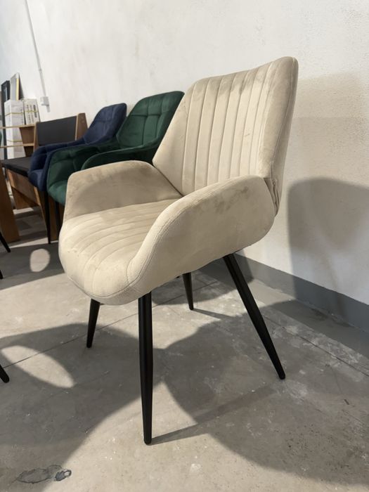 Scaune dining moderne – 20 bucăți disponibile – noi, confort premium