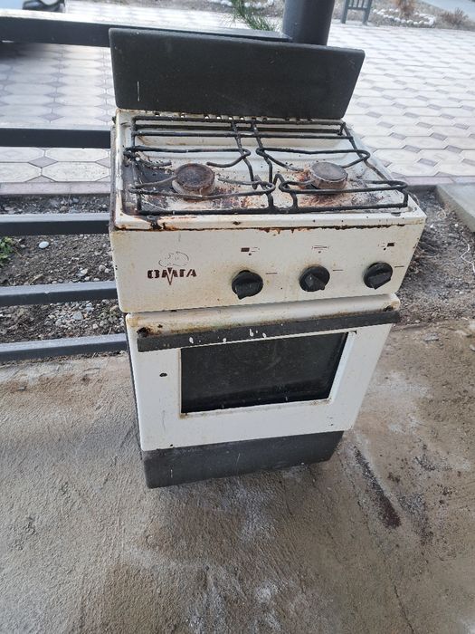 Продам газовую плиту