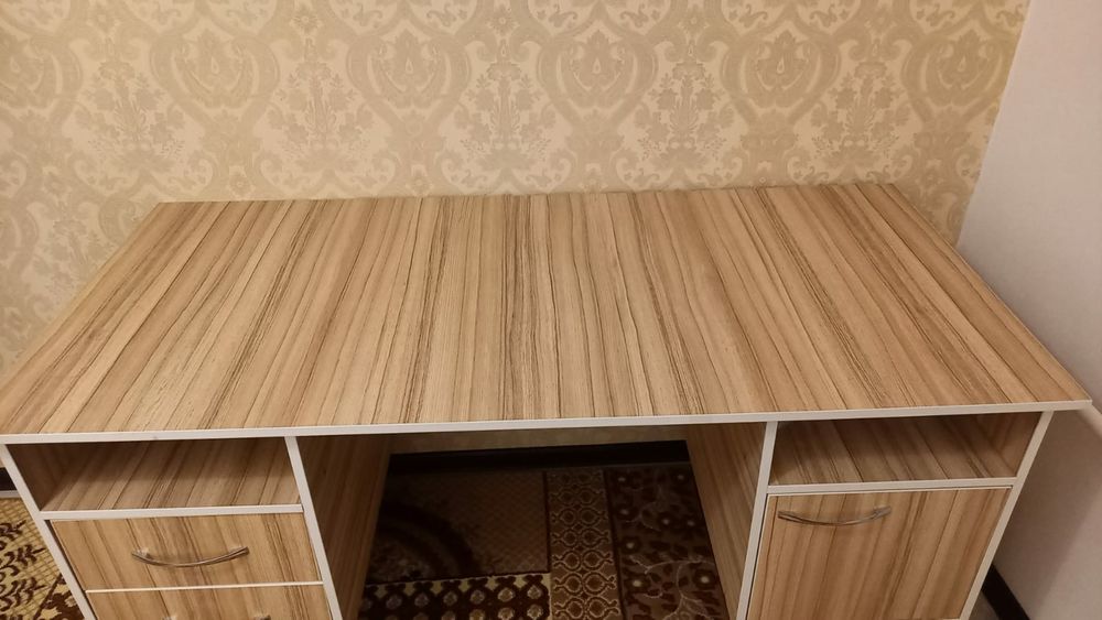 Продам письменный стол