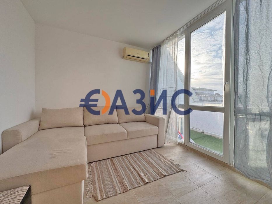 Продава се Тристаен апартамент в к.к. Слънчев бряг - 55 кв.м за 696 €/кв.м - Снимка #1