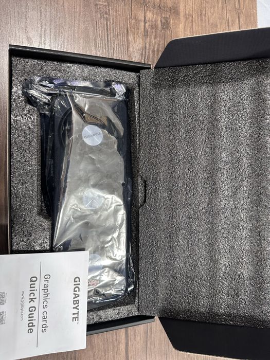 Видеокарта RTX 4060 Gigabyte OC (3 кулера)