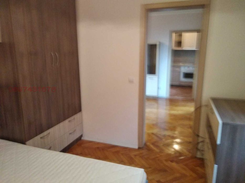 Дава се под наем Двустаен апартамент в Велико Търново, Център - 45 кв.м за 397.8 € - Снимка #1