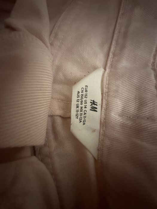 Vand pantaloni scurti H&m marimea 11-12 ani fete