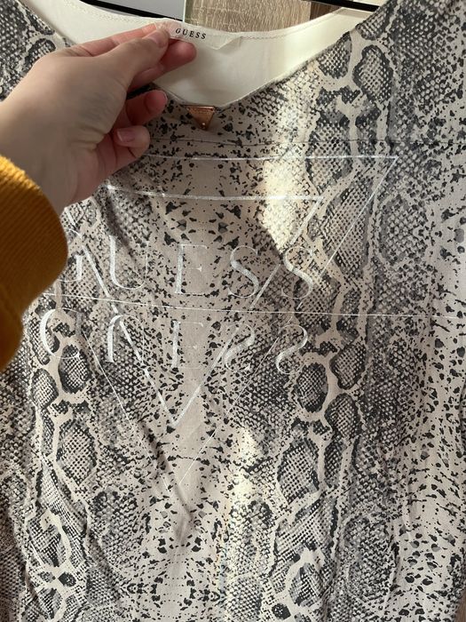 Top cu maneca scurtă Guess