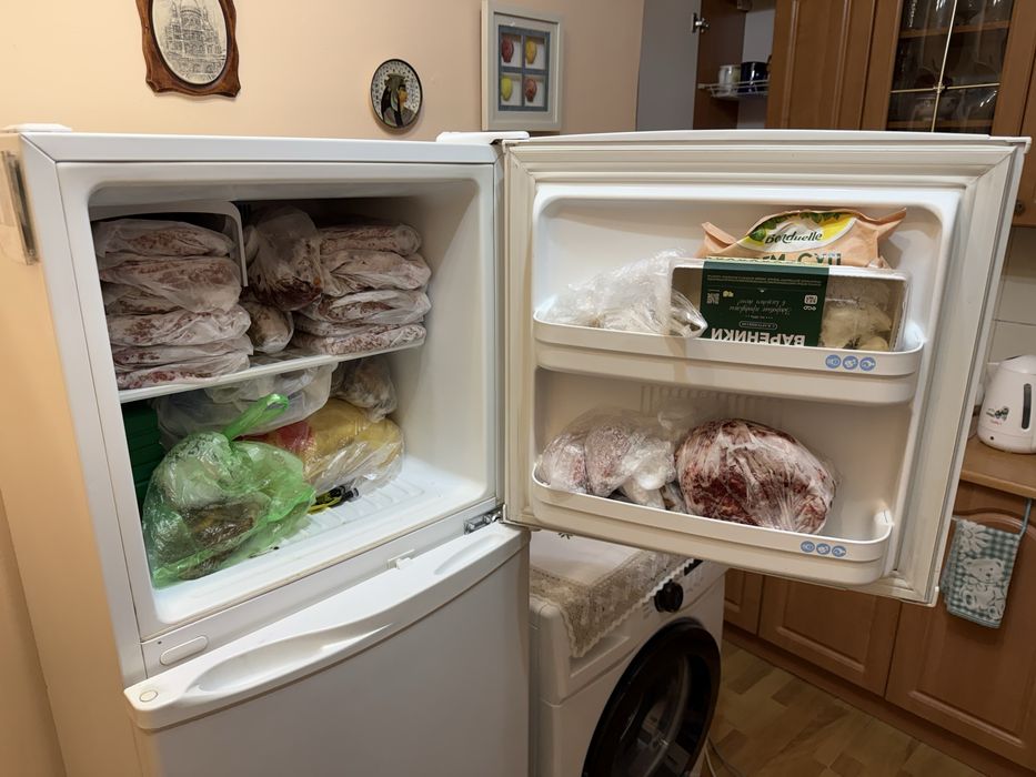 Холодильник LG в хорошем состоянии