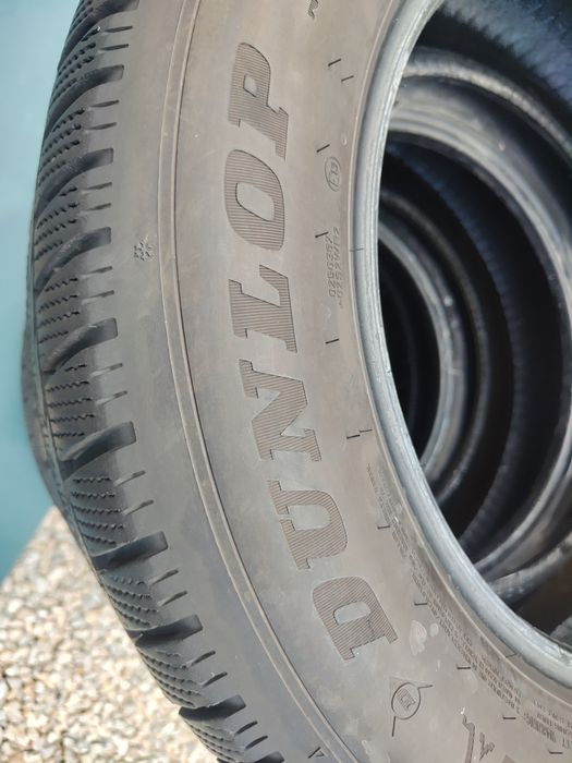 4 бр зимни 215/65/17 Dunlop