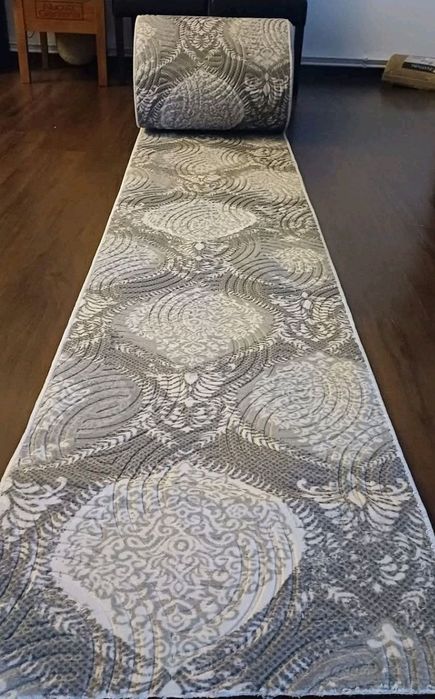 Traversa gri antiderapanta la metru