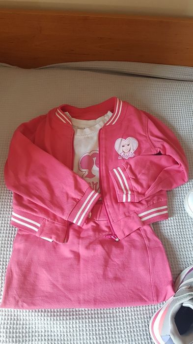 Дрешки за момиче 6г.