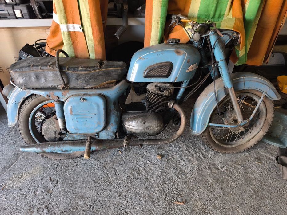 Продам мотоцикл Ковровец