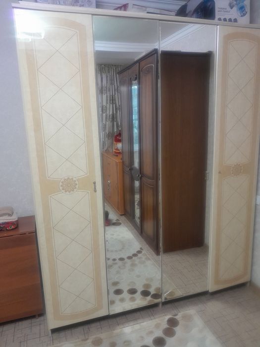 Продам б/у шкаф.